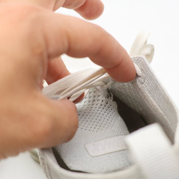 Nike Air VaporMax Flyknit 2 Men's Size 11 White Athletic Running Shoes Sneakers - Picture 10 of 10